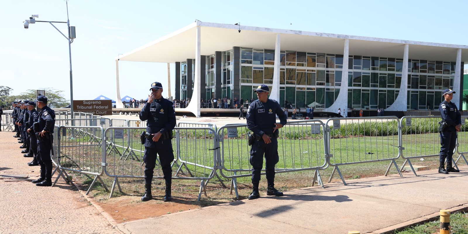 STF encerra sessão sem definir investigações sobre Moraes e Mendonça após pedido de vista