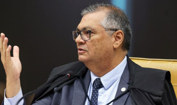 Ministro Flávio Dino determina fim do sigilo em investigações sobre filme Dark Horse