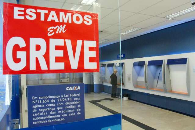 Greve na Caixa entra no 8º dia e nova proposta deve ser votada na segunda-feira