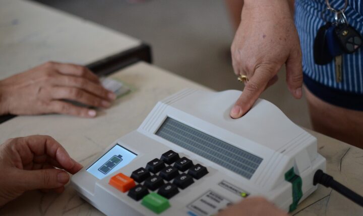 Eleições: como lidar com opiniões políticas diferentes no ambiente de trabalho? Entenda