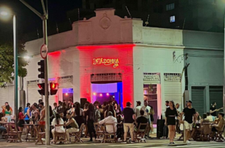 Bar na 14 de Julho com drinks inspirados em vilãs anuncia encerramento das atividades