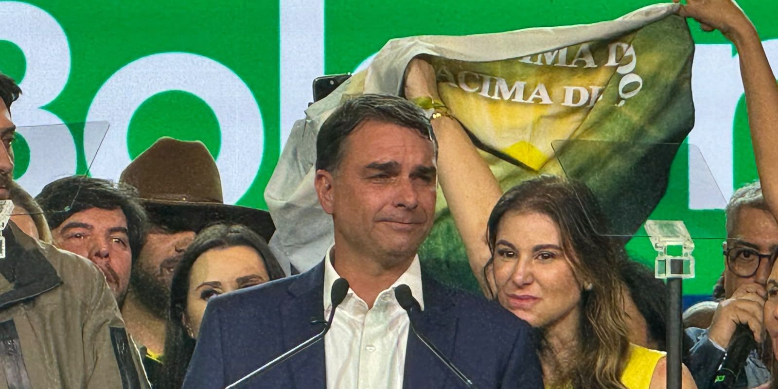 Flávio Bolsonaro utilizou jatinho associado a Daniel Vorcaro em viagem realizada no ano de 2025