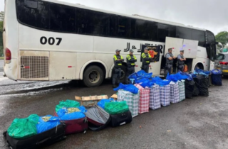 Ônibus que saiu de MS levava carga recorde de 746 kg de folhas de coca