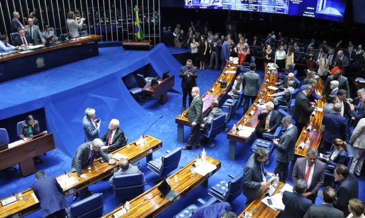 PL elege 19 senadores e chega a 28 assentos; MDB conquista sete e PT, seis