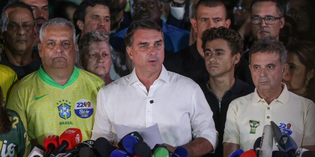 Senador Flávio Bolsonaro contesta resultado eleitoral e anuncia pedido de anulação