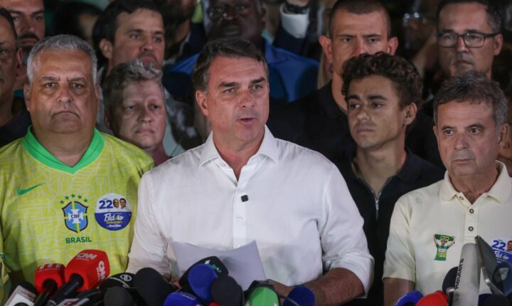 Senador Flávio Bolsonaro contesta resultado eleitoral e anuncia pedido de anulação