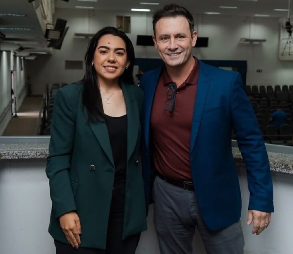 Cassy Monteiro e André Salineiro realizam ato de campanha para Flávio Bolsonaro em Campo Grande