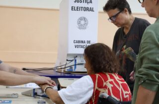 Primeiro turno tem alta de 43% na participação de eleitores com 70 anos ou mais