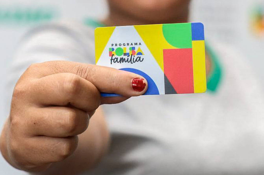 Bolsa Família ganha destaque eleitoral com propostas de reajuste e obrigações de trabalho