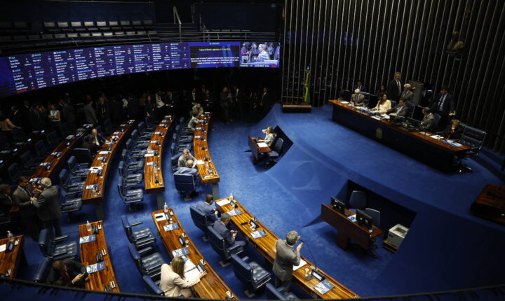 Datafolha no DF: Michelle Bolsonaro lidera corrida ao Senado com 23%; Leila do Vôlei e Bia Kicis empatam