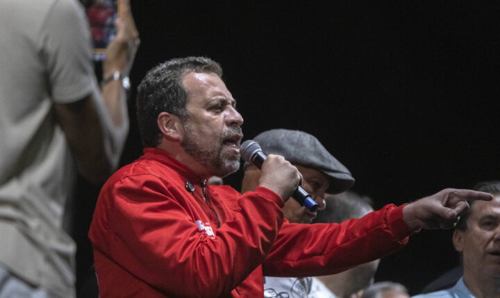 Ministro Guilherme Boulos recebe ameaça de morte por e-mail e aciona a Polícia Federal