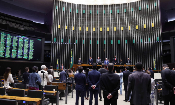 Entenda por que o voto para deputado federal é crucial nas eleições
