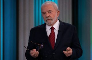 Ministra do TSE veta que Rede Globo exiba púlpito vazio reservado a Lula em debate presidencial