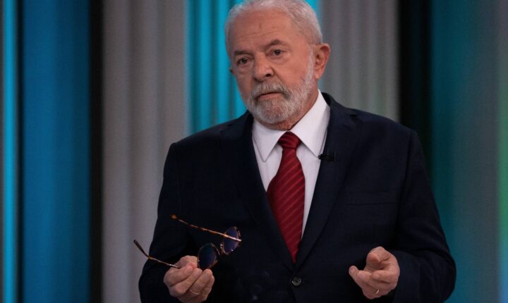 Ministra do TSE veta que Rede Globo exiba púlpito vazio reservado a Lula em debate presidencial