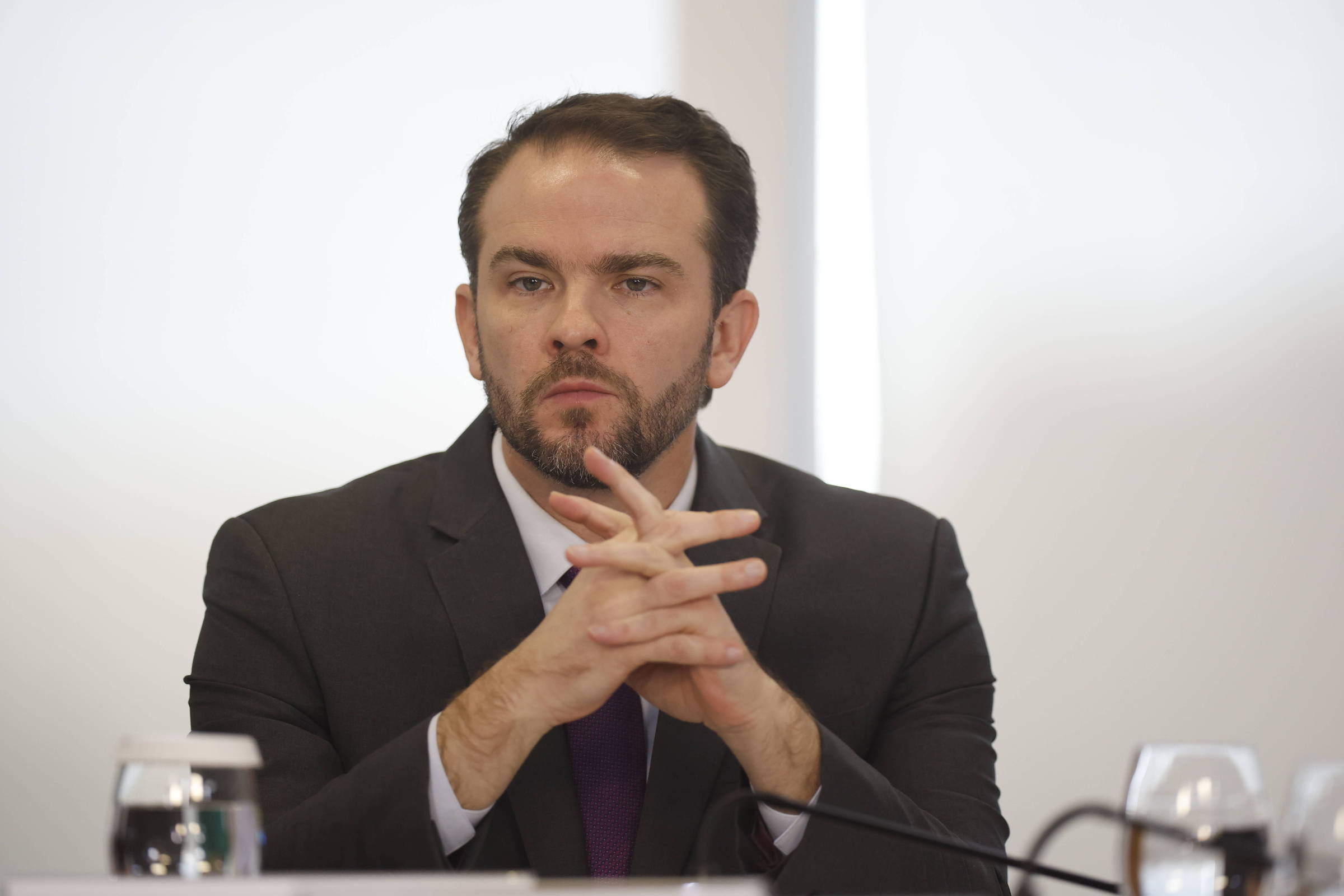 Governo já derrubou mais de 11 mil sites de apostas ilegais, afirma Dario Durigan