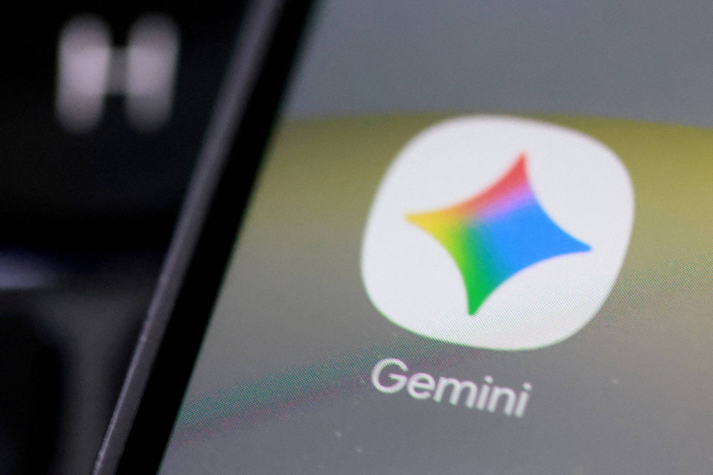 Google lança novo modelo Gemini com salvaguardas em meio ao debate sobre segurança da IA