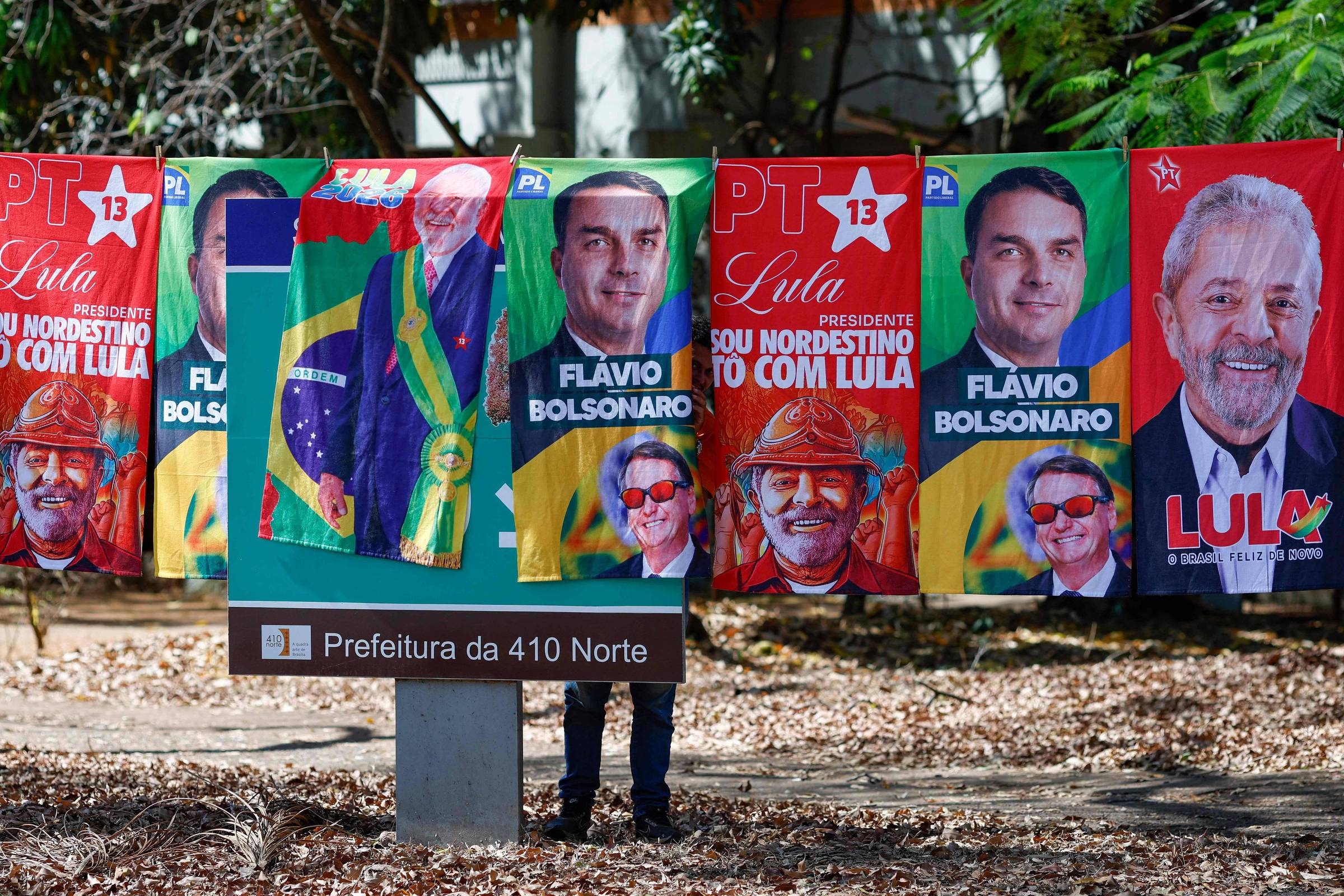 Flávio e Lula miram milhões de votos de derrotados e de eleitores que não votaram