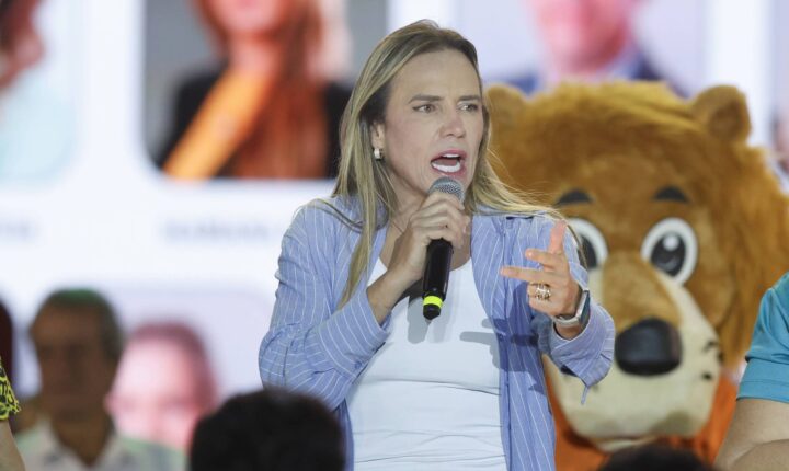 Governadora do DF explora antipetismo e mira candidato de Lula na reta final da campanha