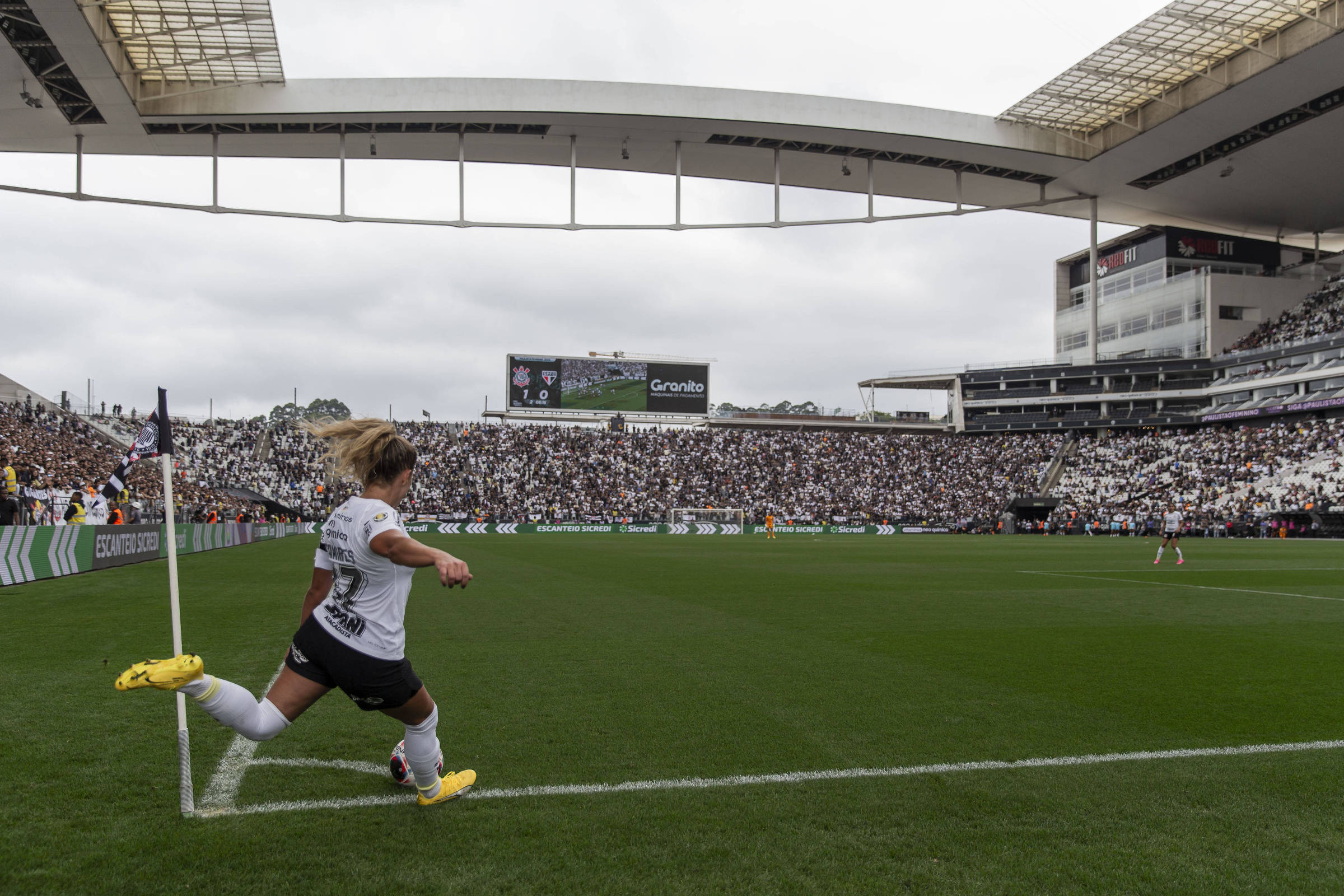 Final do Brasileiro Feminino entre São Paulo e Corinthians no Morumbi deve quebrar recorde de público da temporada