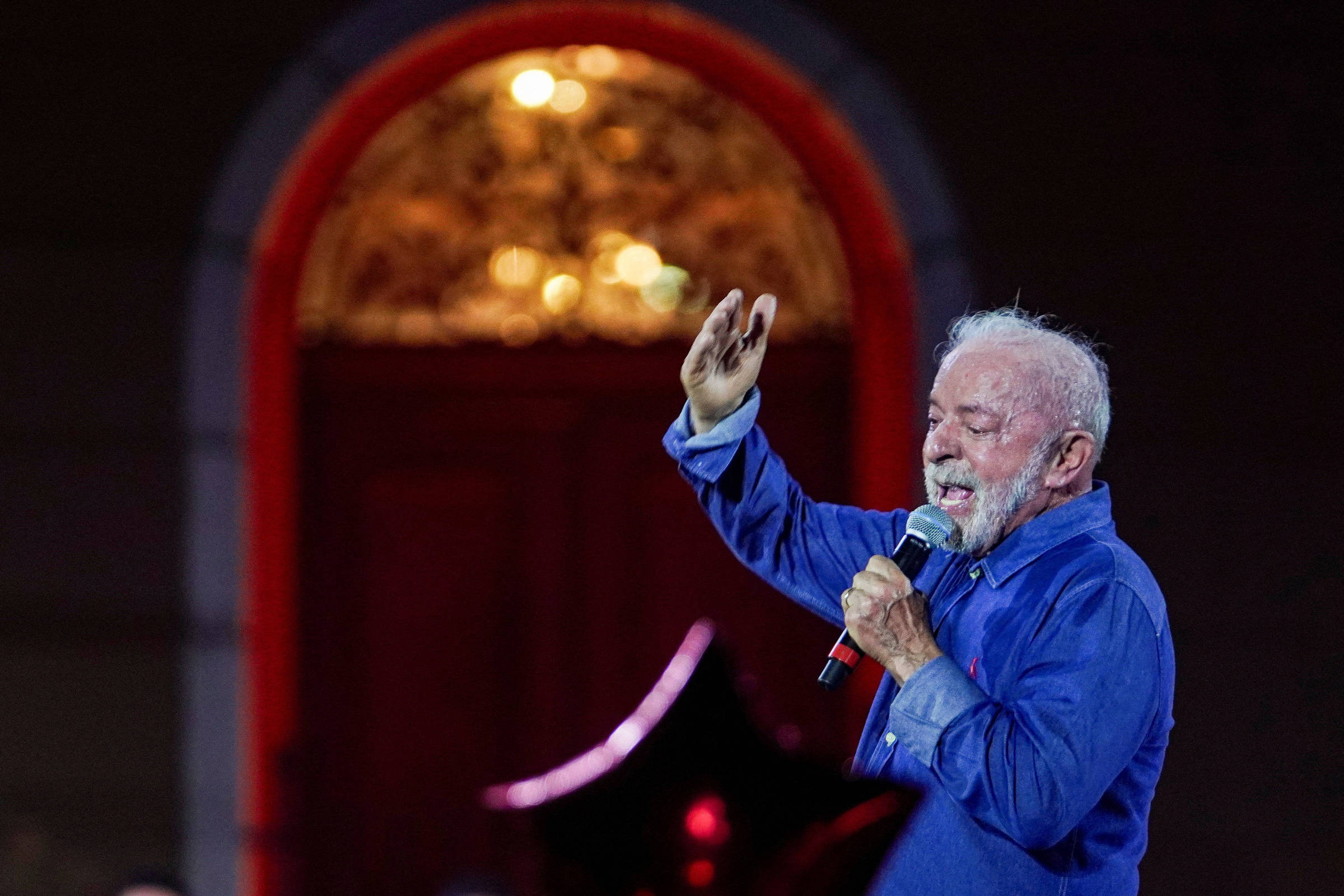 Lula busca quarto mandato enfrentando desgaste de imagem após 44 anos em disputas eleitorais