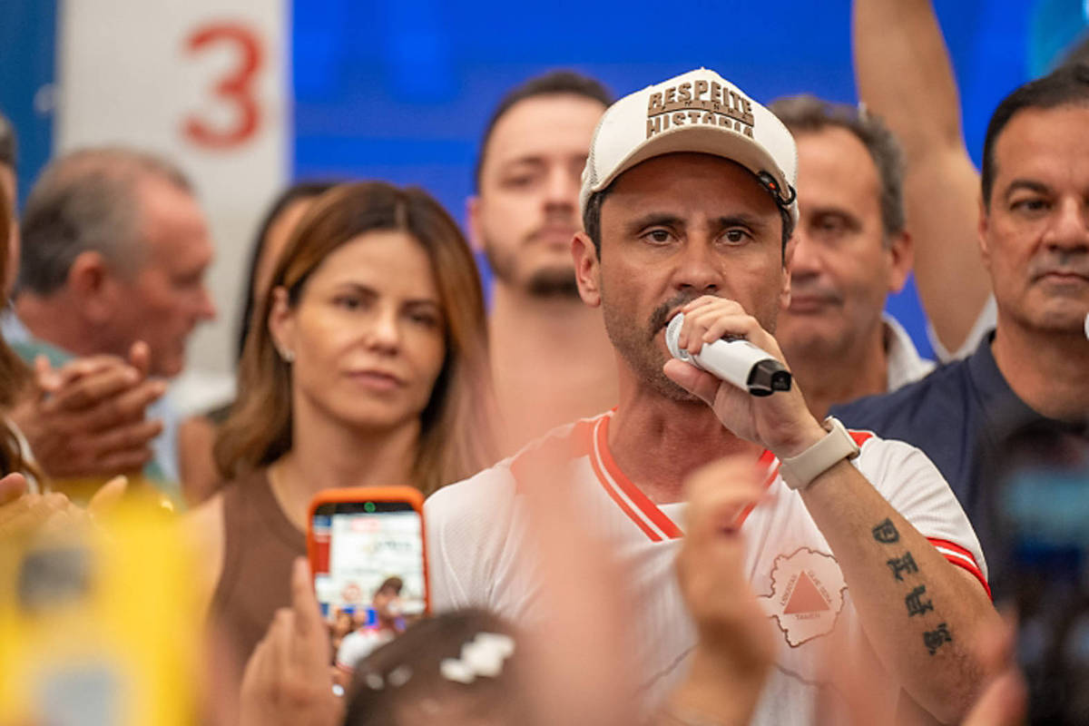 Cleitinho (Republicanos) vence eleições e é eleito governador de Minas Gerais no 1º turno, aponta projeção do Datafolha