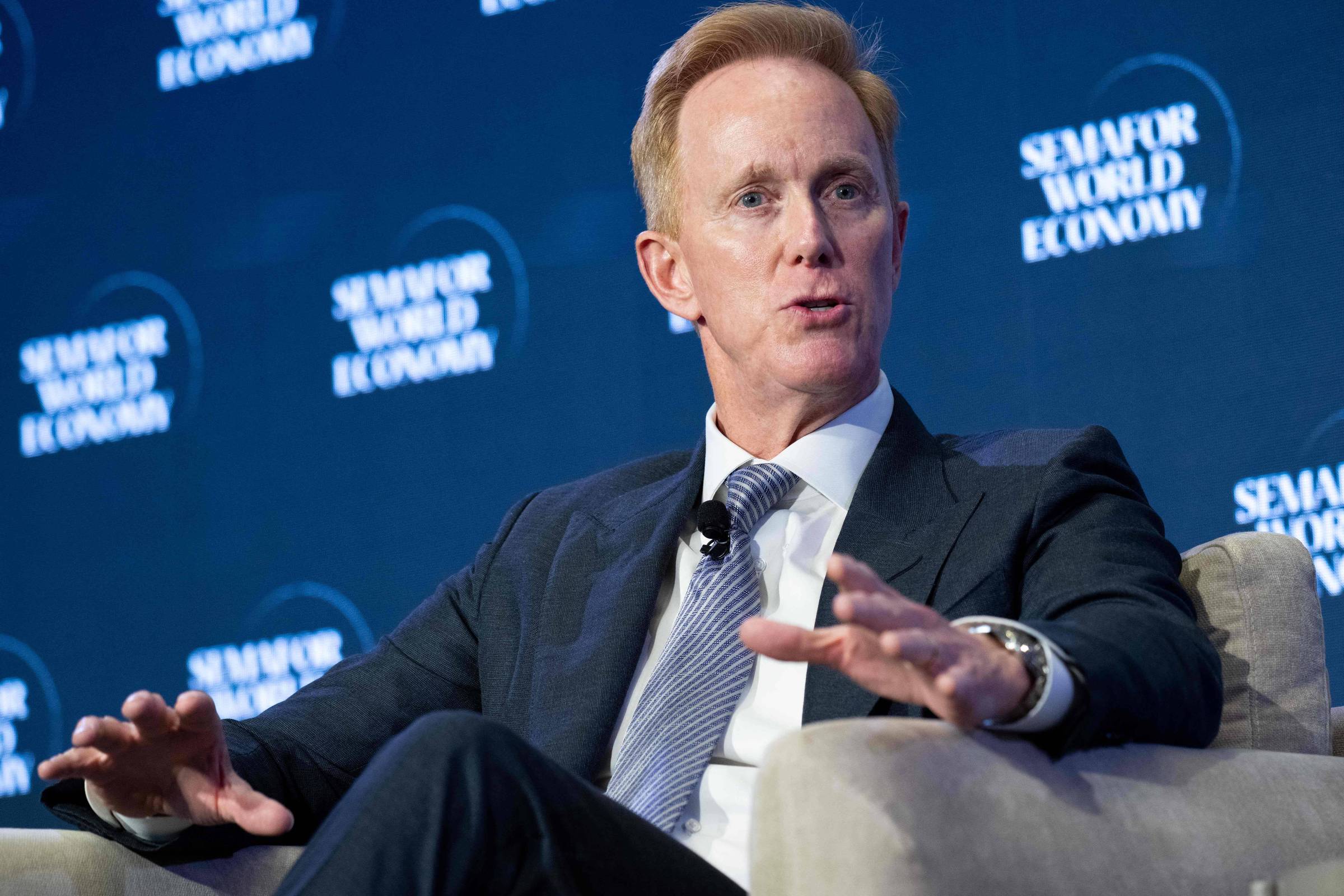 Roger Lynch deixa o comando da Condé Nast para assumir a liderança da Mattel