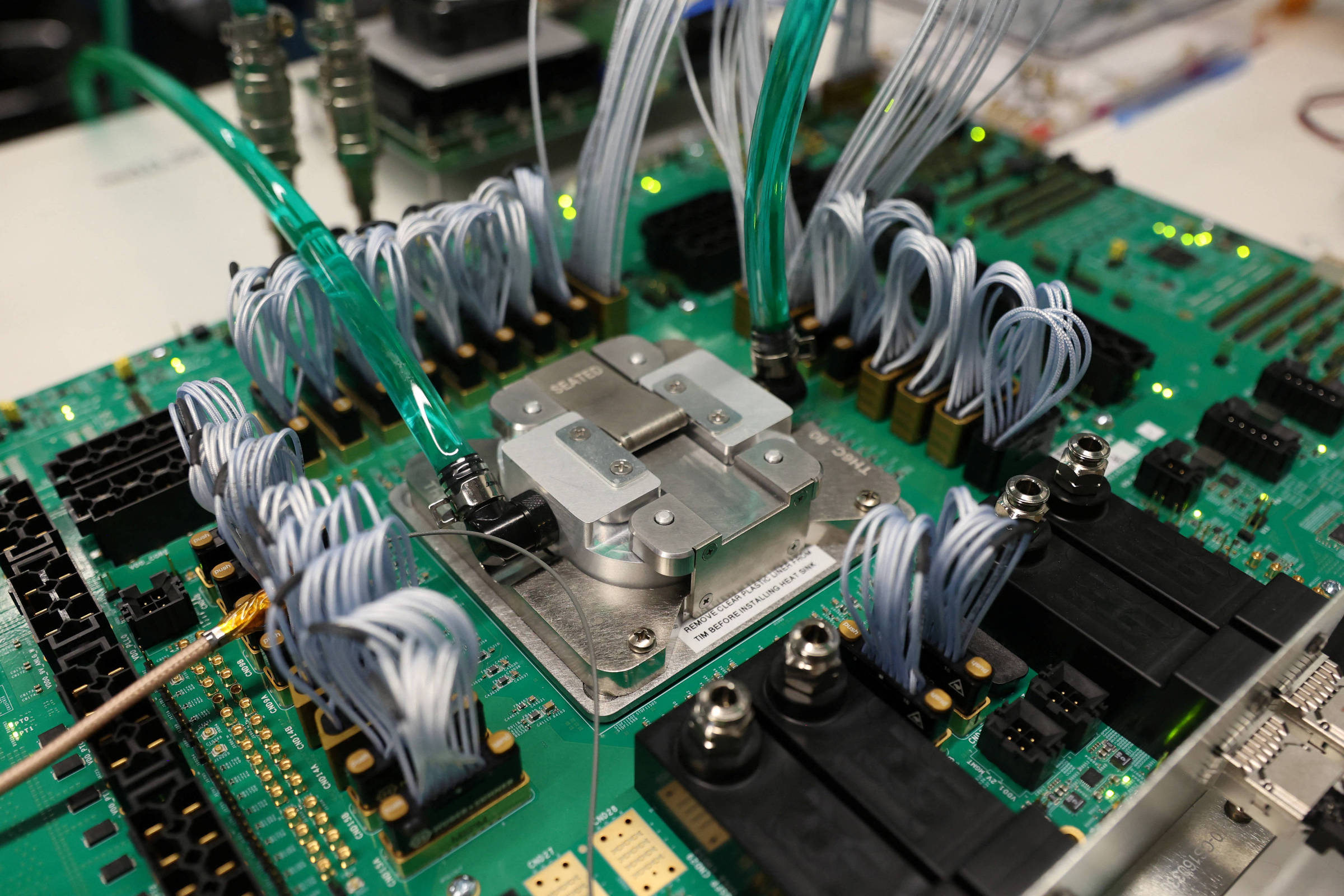 Broadcom emprestará até US$ 42 bilhões à Anthropic para locação de chips