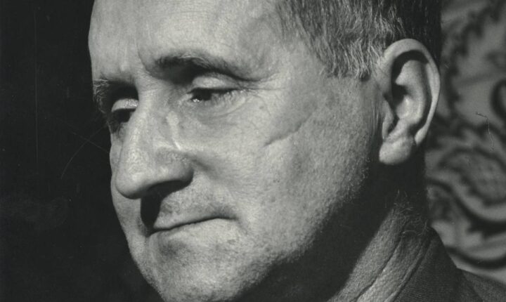 Peça de Brecht sobre Galileu interroga o exercício do poder e os limites da ciência