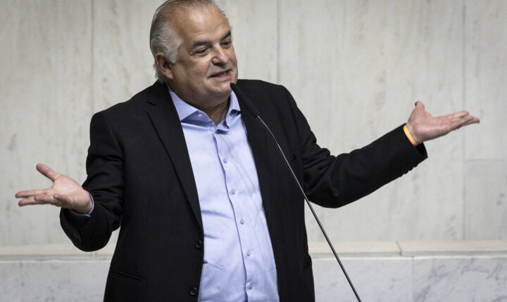 Márcio França sugere voto em homem ou nulo para o Senado, e Marina Silva e Simone Tebet rebatem em ato