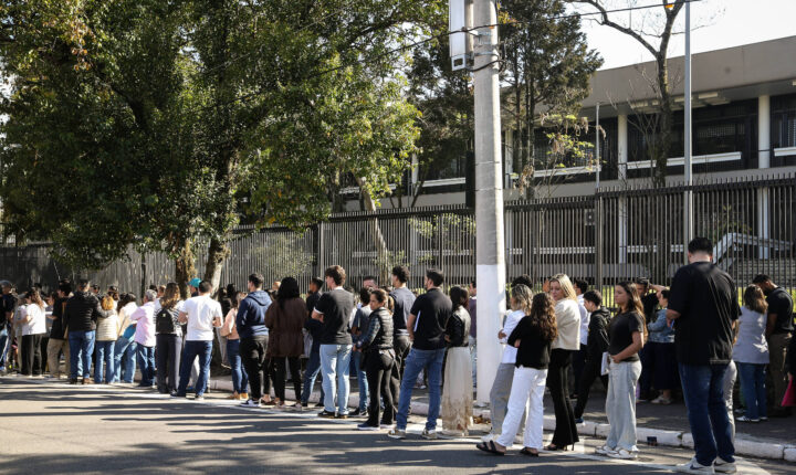 EUA suspendem atendimento em consulados e embaixada no Brasil nesta sexta-feira