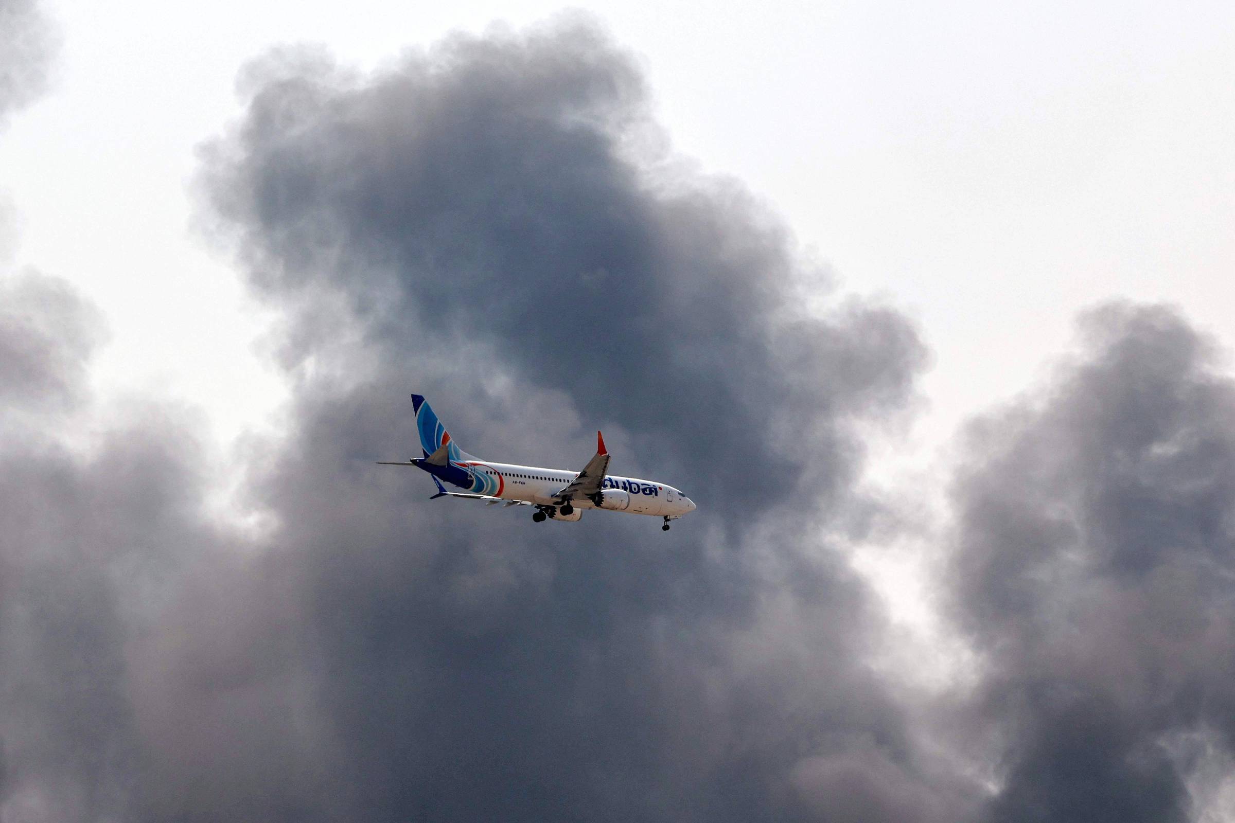 Governo dos Emirados Árabes classifica incidente em voo da Flydubai como ato terrorista