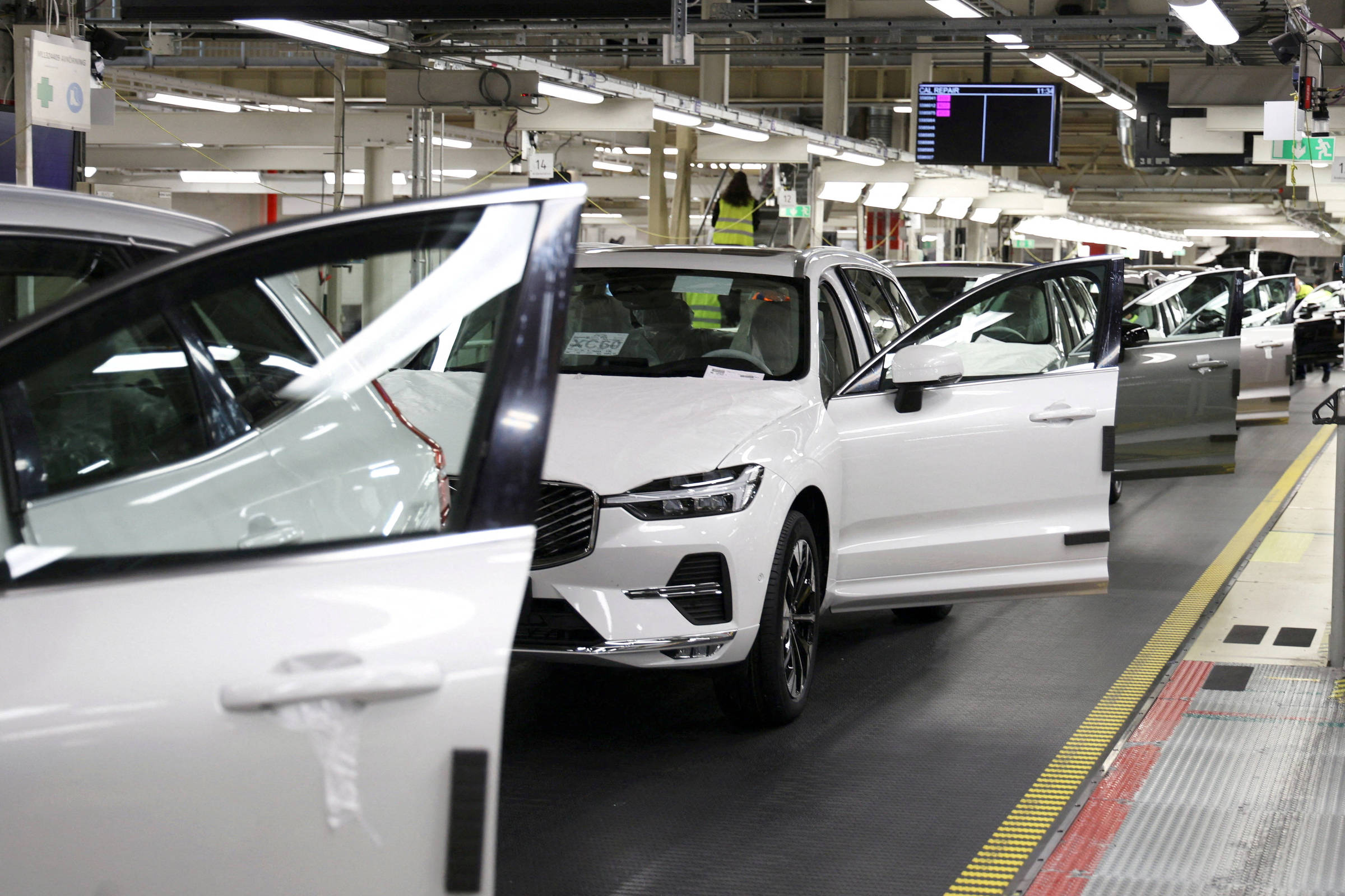 Volvo registra retração de 11% nas vendas do terceiro trimestre e opta por não emitir novas projeções