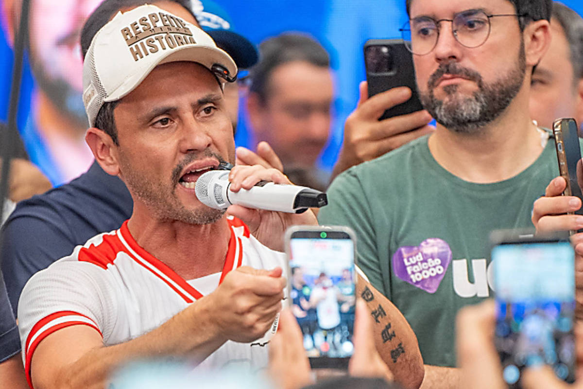 Na reta final das eleições em MG, Cleitinho vira alvo da direita, que recorre ao antipetismo