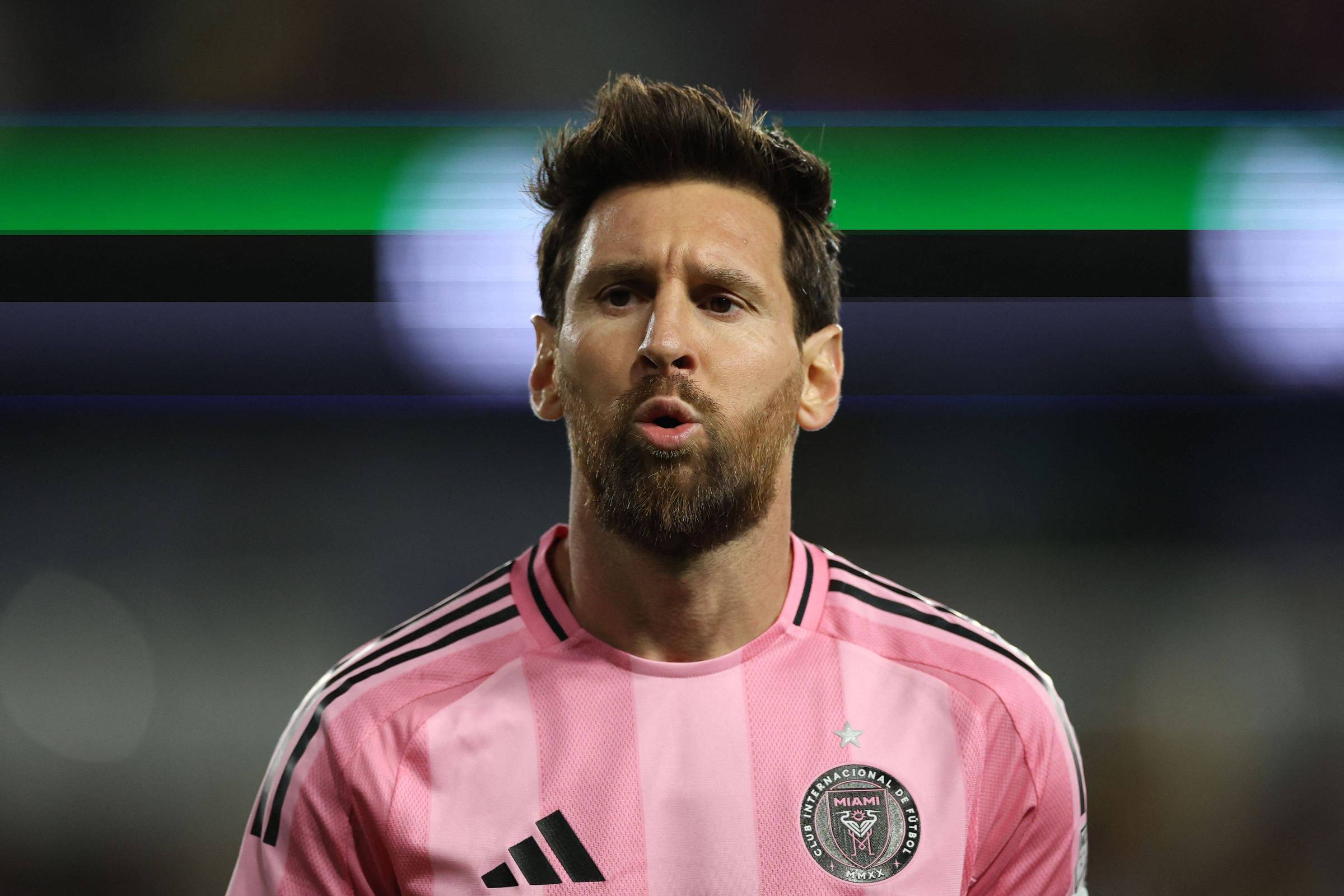 Lionel Messi desembarca na Argentina para sua despedida oficial da seleção nacional