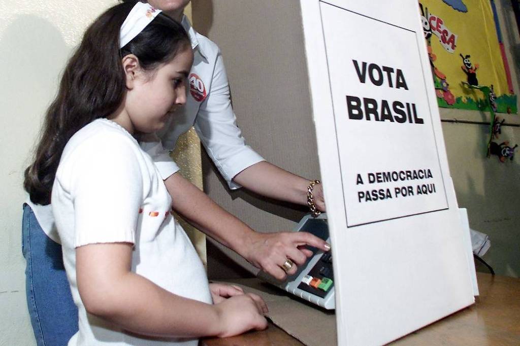 Datafolha mostra que amigos, redes sociais, igreja e imprensa influenciam mais o voto no fim da eleição