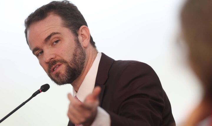 Medida provisória do ‘imposto do pecado’ fica para após a eleição, afirma Dario Durigan