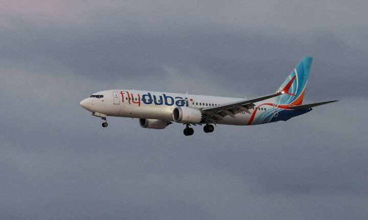 Copiloto da Flydubai usou machado para atacar comandante em voo para Israel, afirmam Emirados