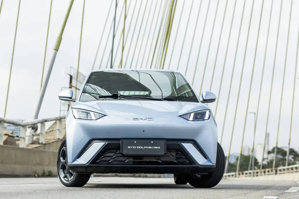 Reino Unido avalia tarifa sobre carros elétricos chineses, aponta imprensa
