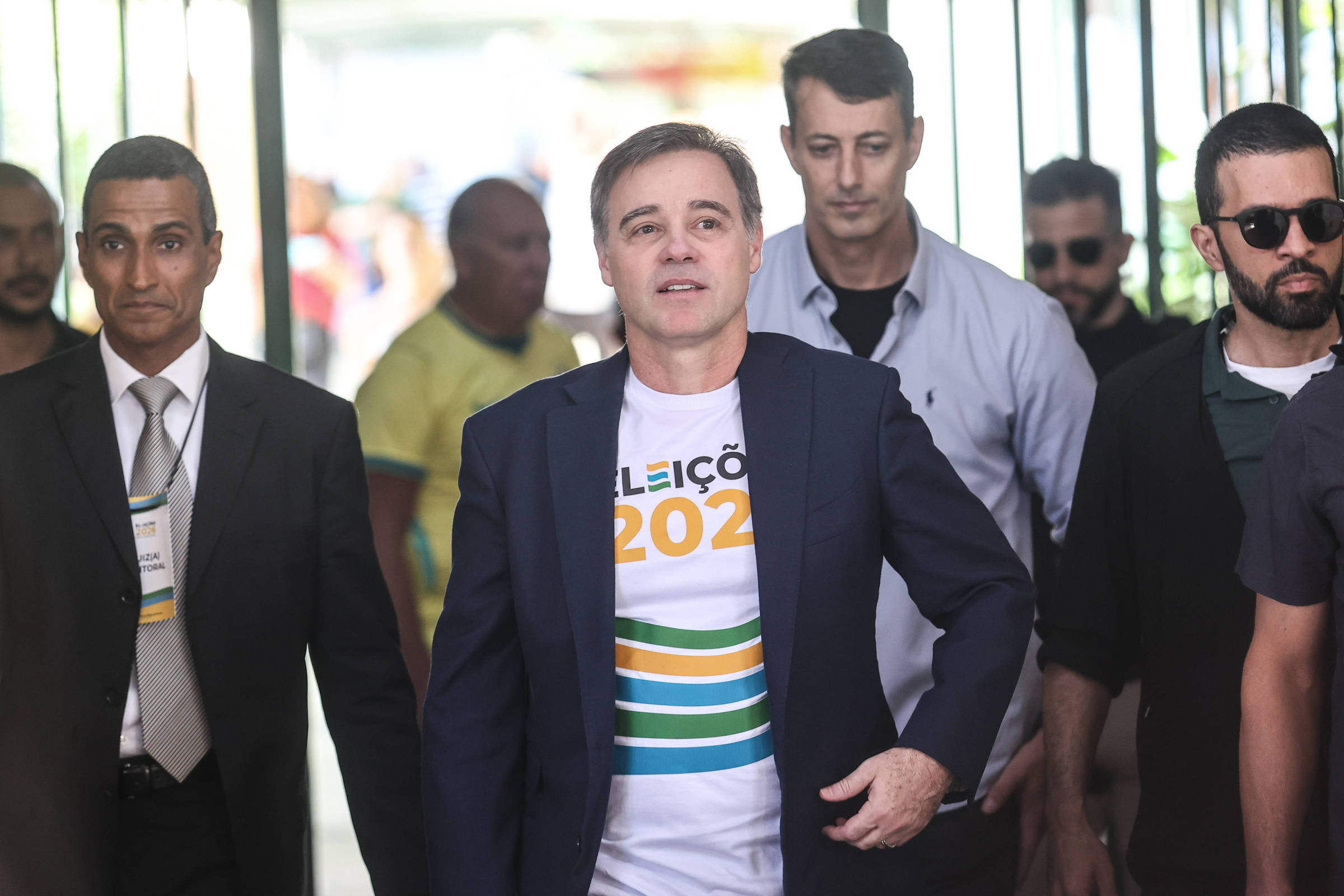 Mendonça vota em Brasília e diz que o povo é protagonista da eleição