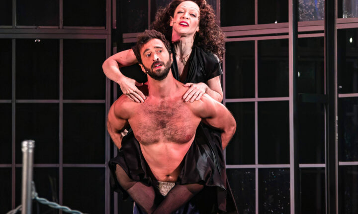 Aos 30 anos de palco, Laila Garin alcança auge dramático como Édith Piaf