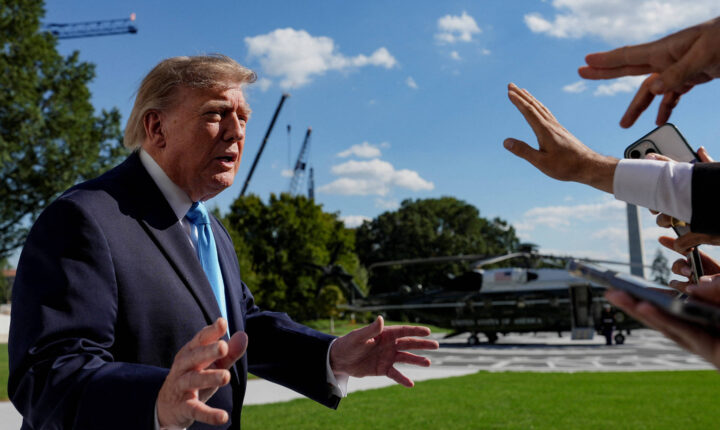 Aprovação de Donald Trump permanece em 32%, o pior patamar de sua carreira política