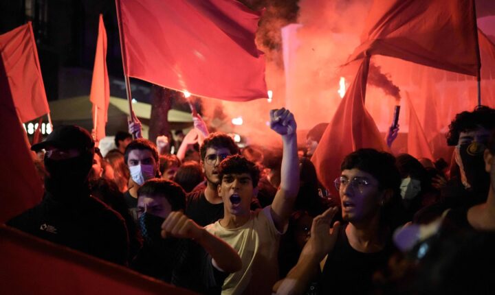 Após convocar eleições antecipadas, governo da Espanha reedita decretos de moradia
