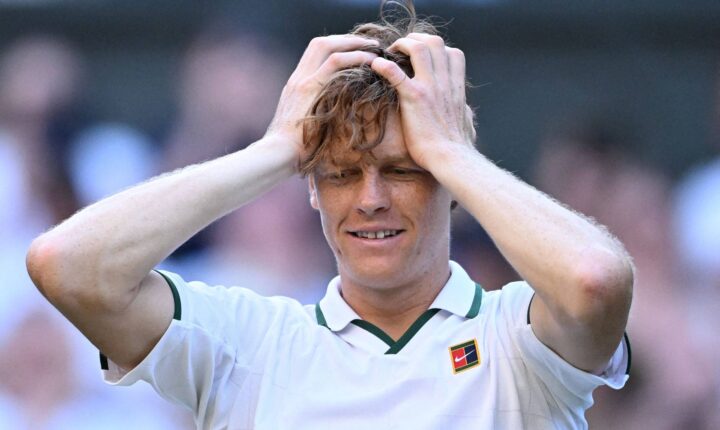 Jannik Sinner encerra temporada de 2026 para tratar lesão e deve perder topo do ranking mundial
