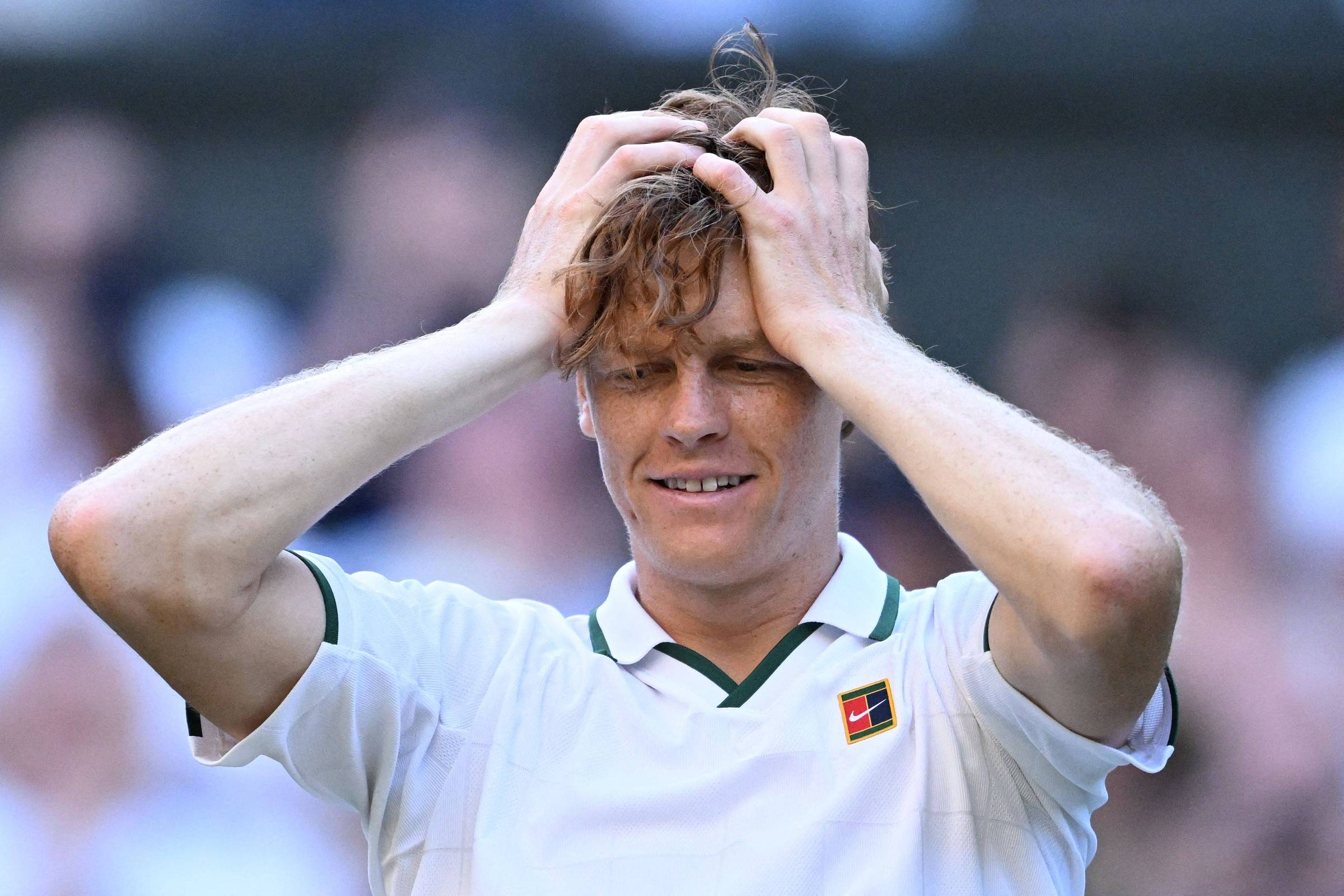 Jannik Sinner encerra temporada de 2026 para tratar lesão e deve perder topo do ranking mundial