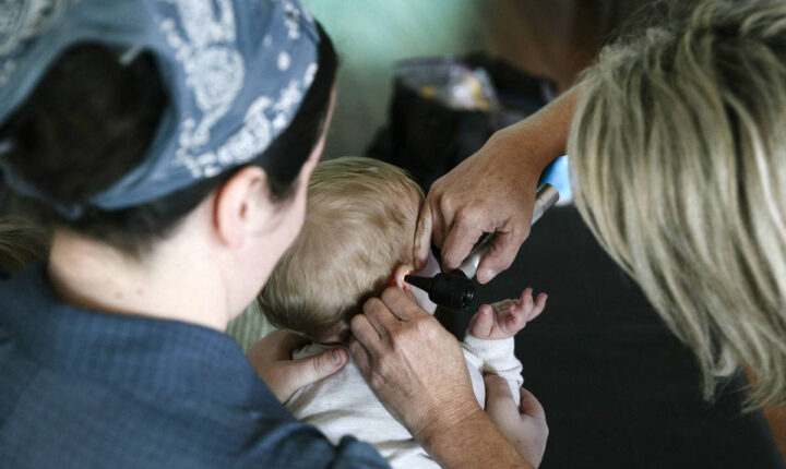 Surto de sarampo em comunidades amish nos Estados Unidos faz famílias repensarem a vacinação