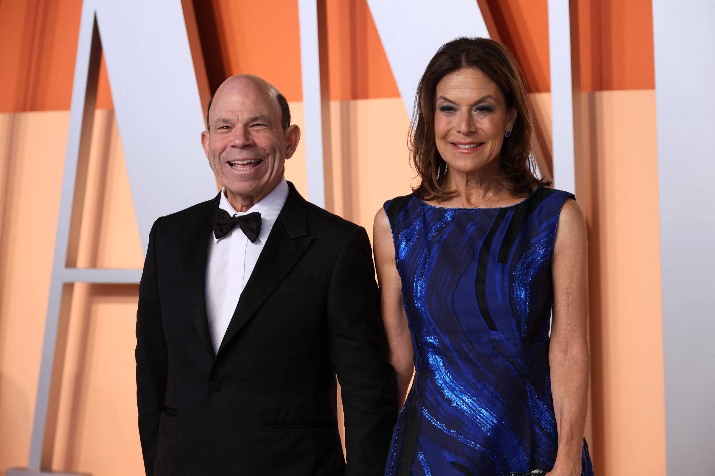 Família bilionária afasta hipótese de venda da Condé Nast após saída de CEO