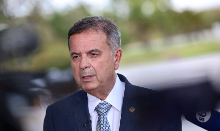 Coordenador da campanha de Flávio Bolsonaro passa mal e é hospitalizado em Brasília