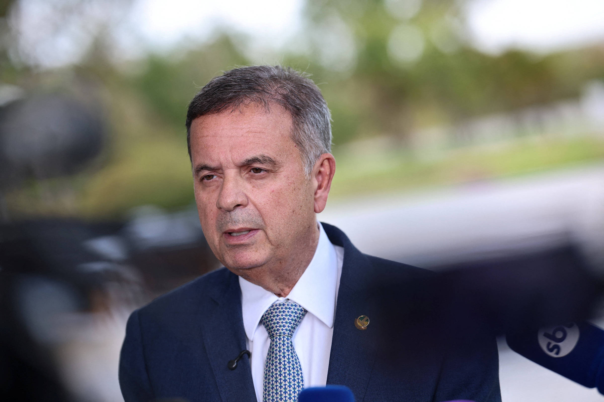 Coordenador da campanha de Flávio Bolsonaro passa mal e é hospitalizado em Brasília