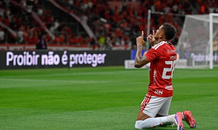 Placas de publicidade em jogos do Brasileiro exibem frases contra MP das bets
