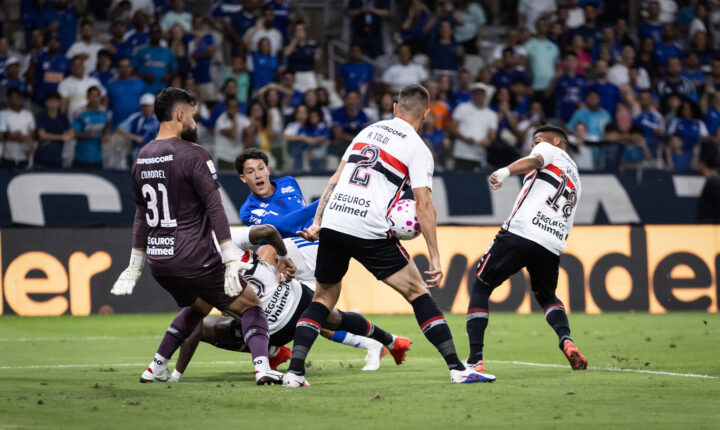 São Paulo perde no Mineirão, e Cruzeiro salta para o quarto lugar no Brasileiro